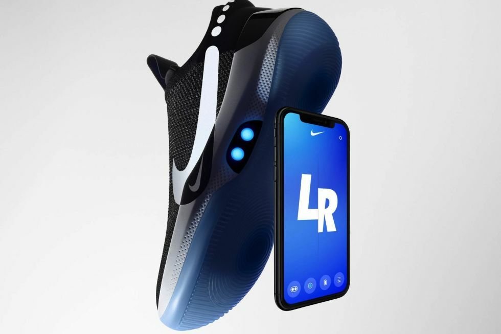 Immagine stampa delle Nike Adapt BB controllabili tramite app per iPhone