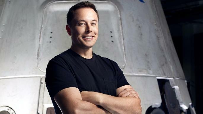 Elon Musk in posa per una foto