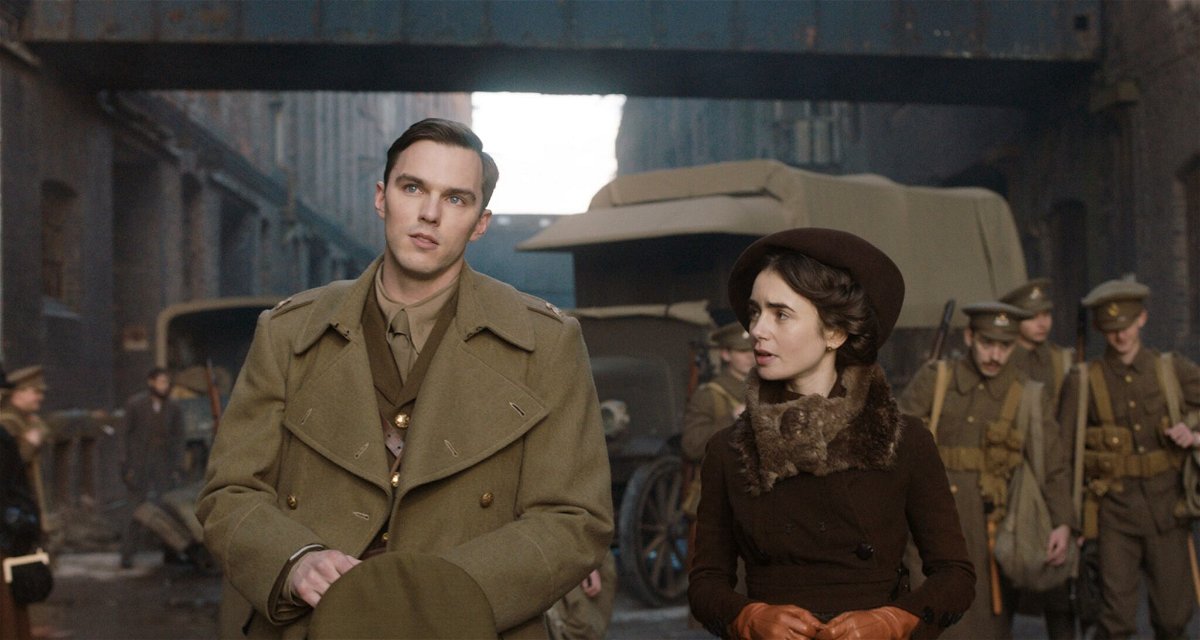 Mezzibusti di Nicholas Hoult e Lily Collins rispettivamente nei panni di J.R.R. Tolkien e della Moglie Edith, con soldati alle loro spalle