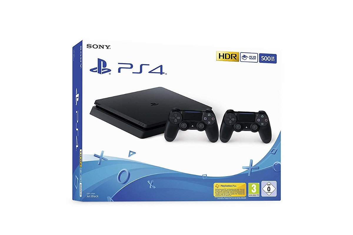 Immagine stampa del bundle Sony con PlayStation 4 e due Dualshock 4