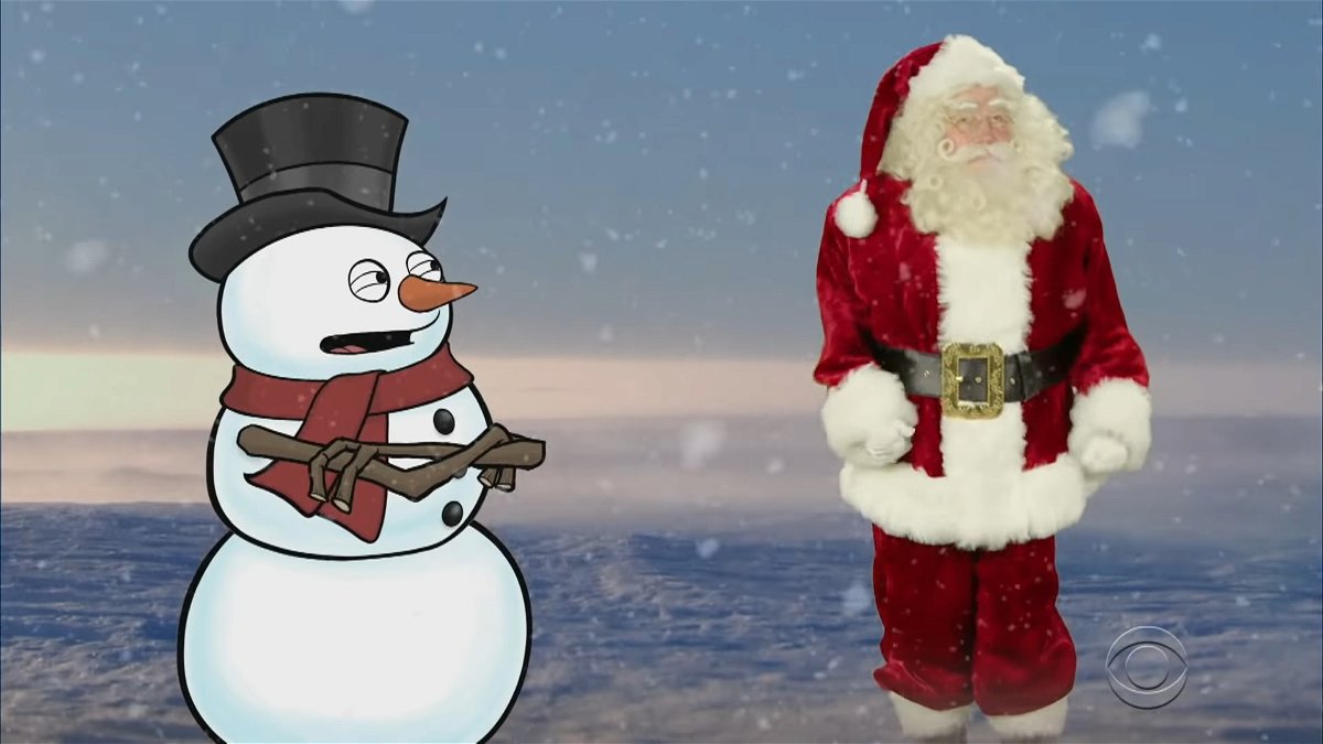 Babbo Natale impara il kung fu da un pupazzo di neve