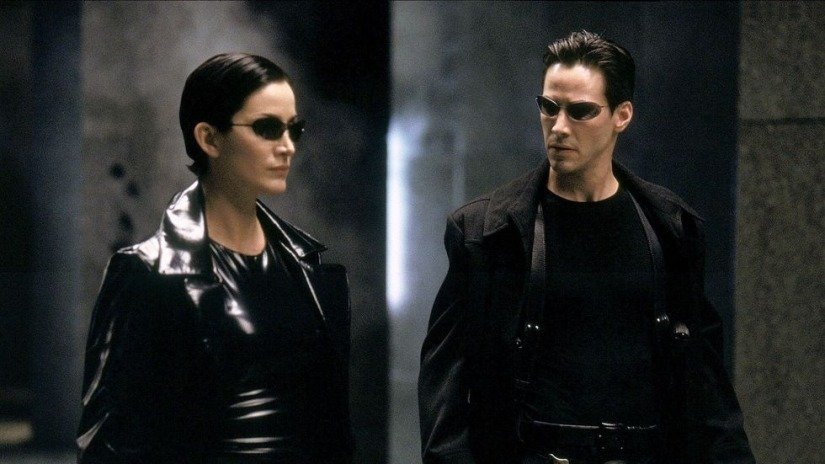 Carrie-Ann Moss e Keanu Reeves interpretano Trinity e Neo nella saga di Matrix