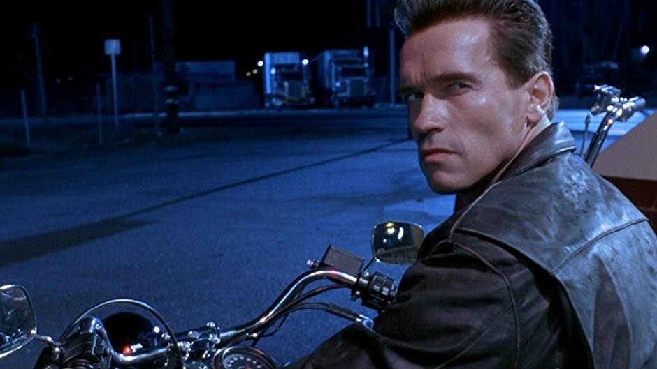 Arnold Schwarzenegger in una scena di Terminator 2