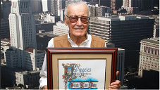 Copertina di Stan Lee ha ricevuto una laurea ad honorem per meriti artistici