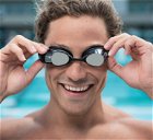 Copertina di Swim Goggles, gli occhialini da nuoto smart per monitorare l'attività in tempo reale