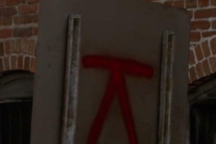 Il simbolo misterioso di The Walking Dead 9