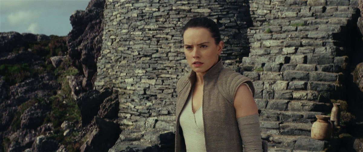 Daisy Ridley nei panni di Rey in Star Wars: Gli ultimi Jedi