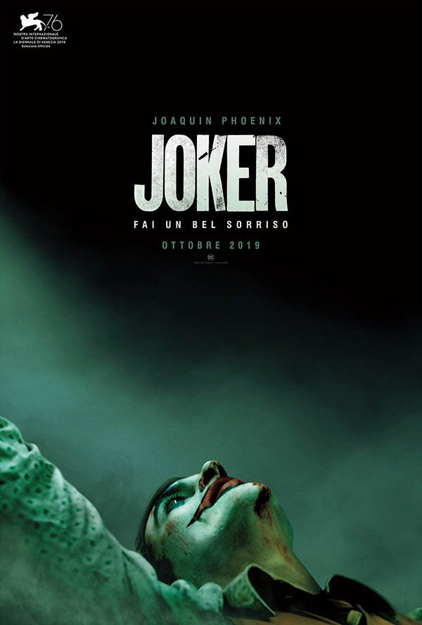 Joaquin Phoenix nel poster italiano di Joker