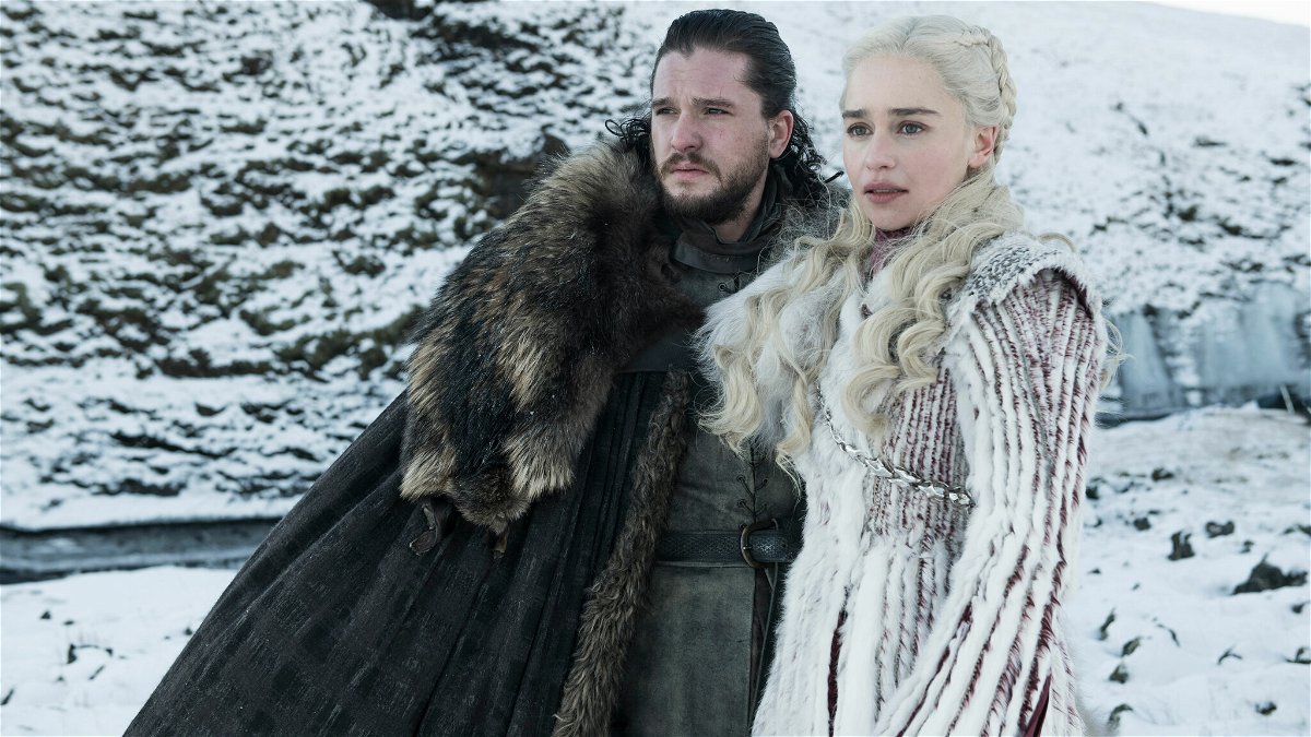 Kit Harington ed Emilia Clarke in Game of Thrones 7