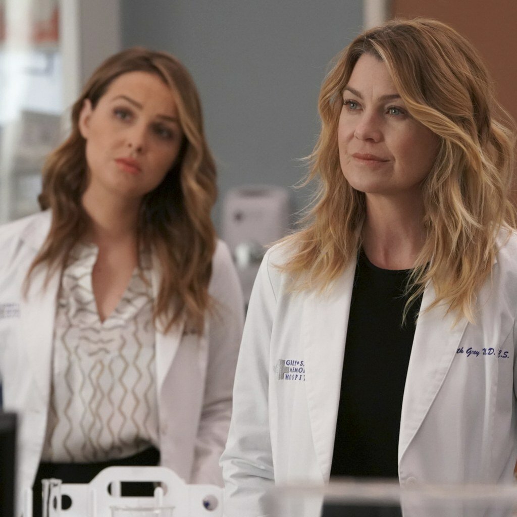 Jo e Meredith in una scena di Grey's Anatomy