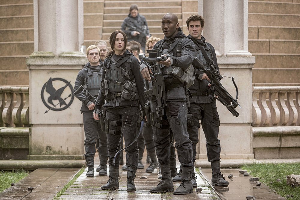 Katniss e il suo gruppo pronti ad arrivare dal Presidente Snow