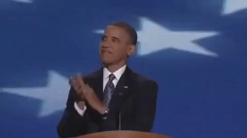 Barack Obama applaude