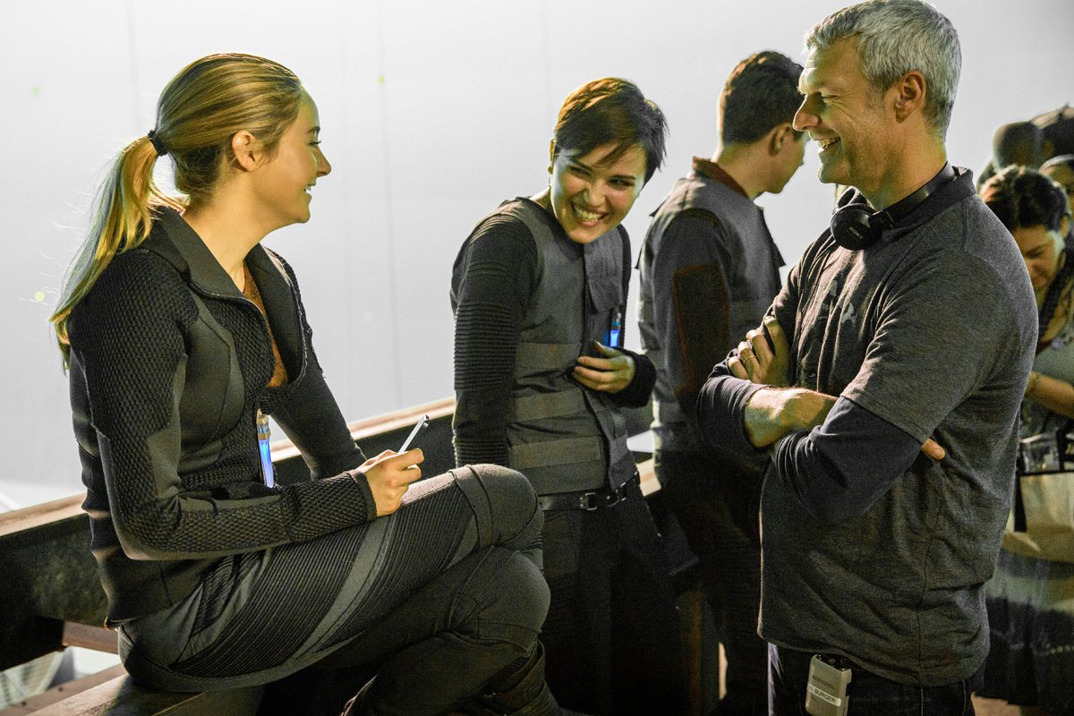 Neil Burger sul set di Divergent con Shailene Woodley
