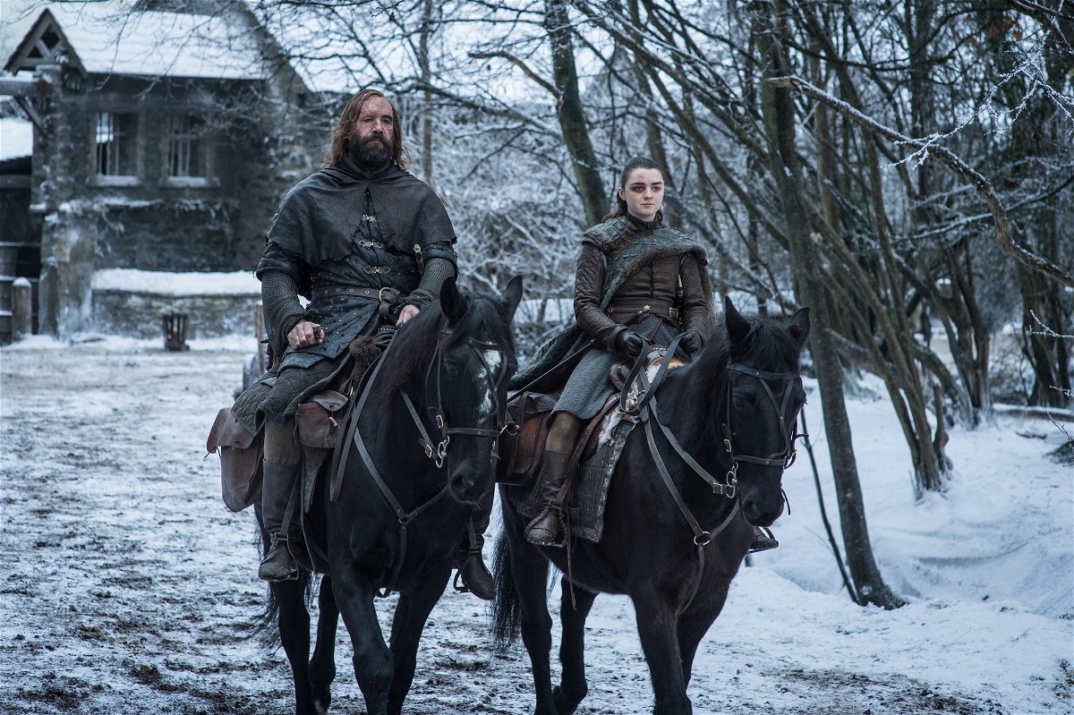 Rory McCann e Maisie Williams in Game of Thrones 8x04