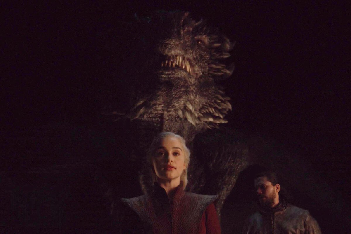 Emilia Clarke e Kit Harington in Game of Thrones 8x05