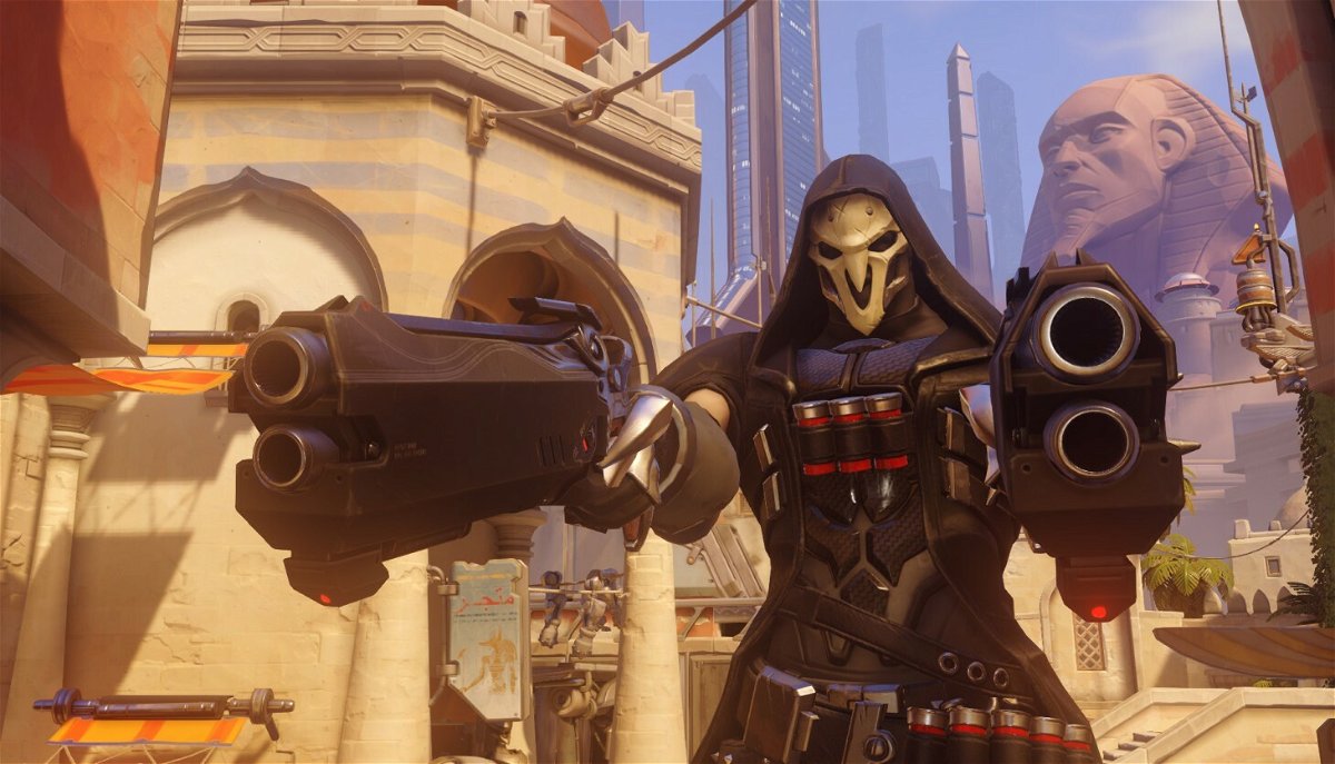 Reaper punta le sue Bocche Infernali durante uno scontro a Overwatch