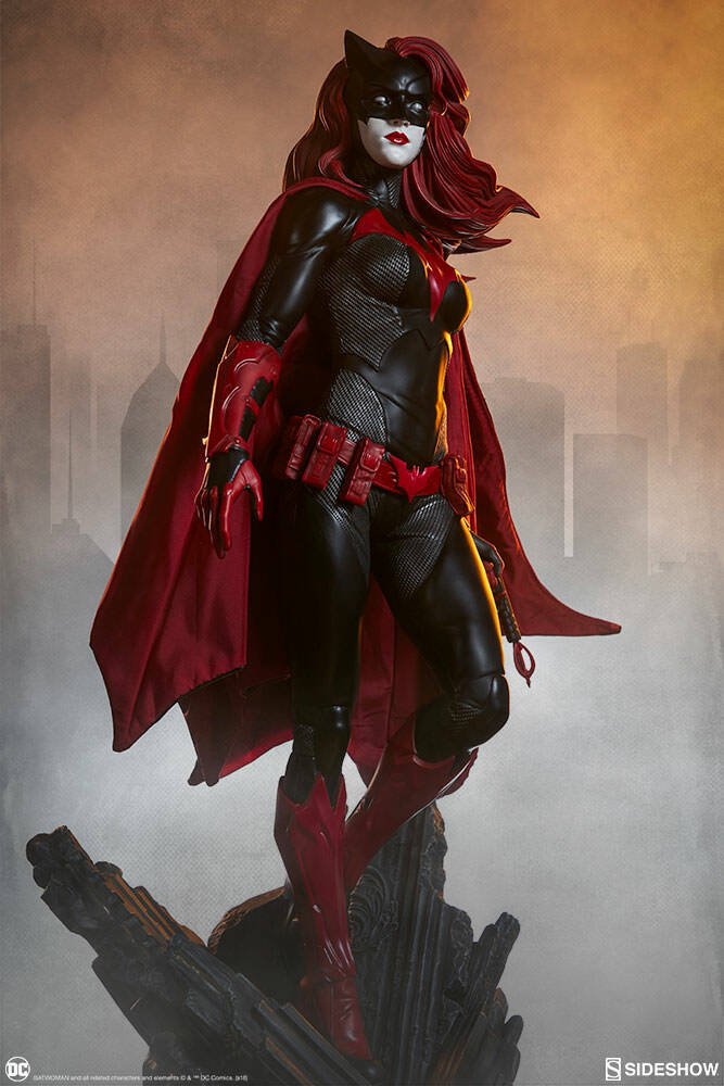 La statua di Batwoman della Sideshow