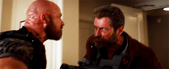 Wolverine uccide un mercenario in Logan