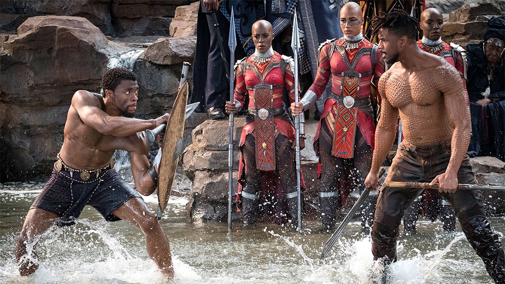 Uno scontro tra Chadwick Boseman e Michael B. Jordan in una sequenza d'azione di Black Panther