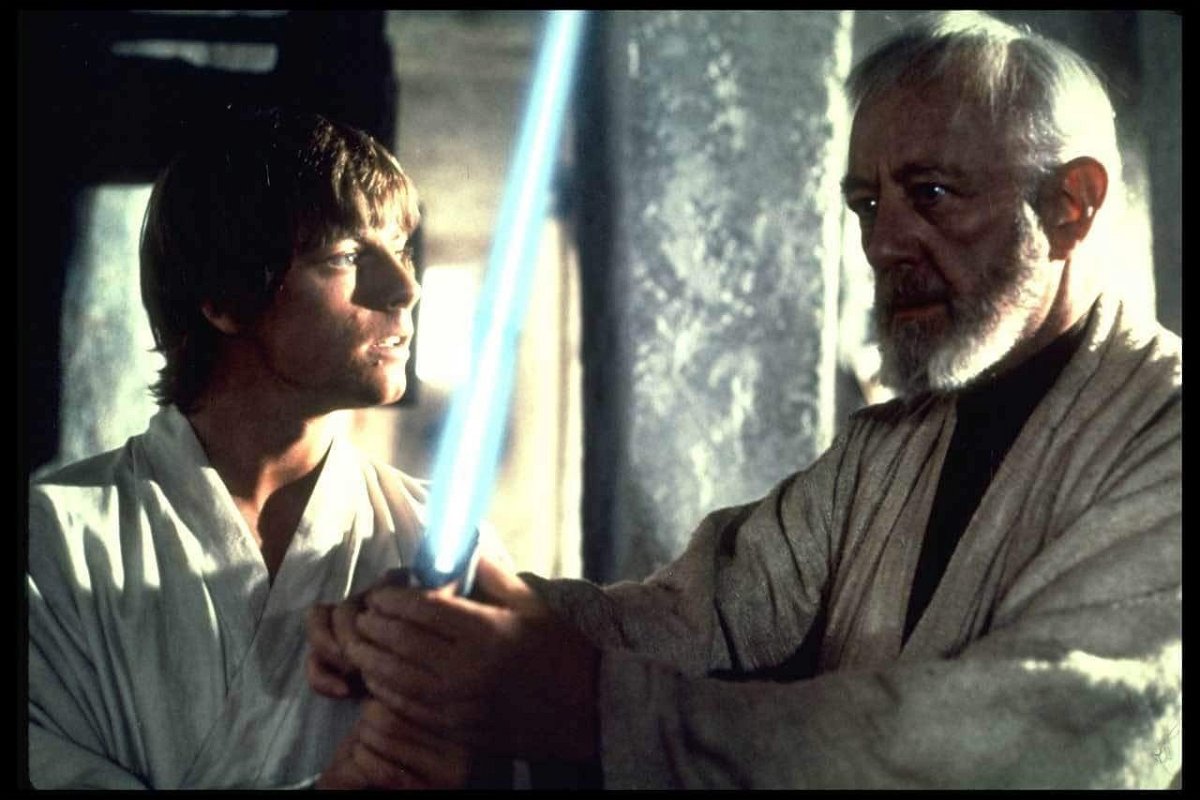 Mark Hamill e Alec Guinness in una scena di Star Wars