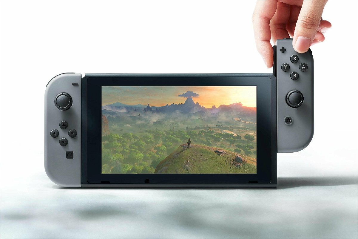 Un'immagine promozionale di Nintendo Switch che mostra i Joy-Con estraibili