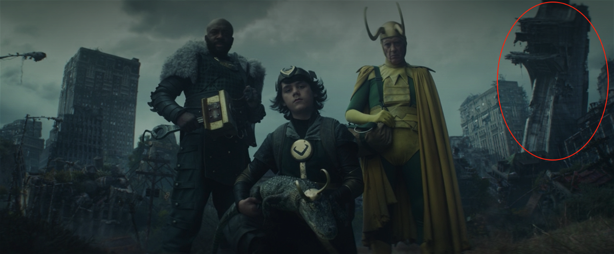 I 4 Loki con alle spalle la Torre degli Avengers distrutta
