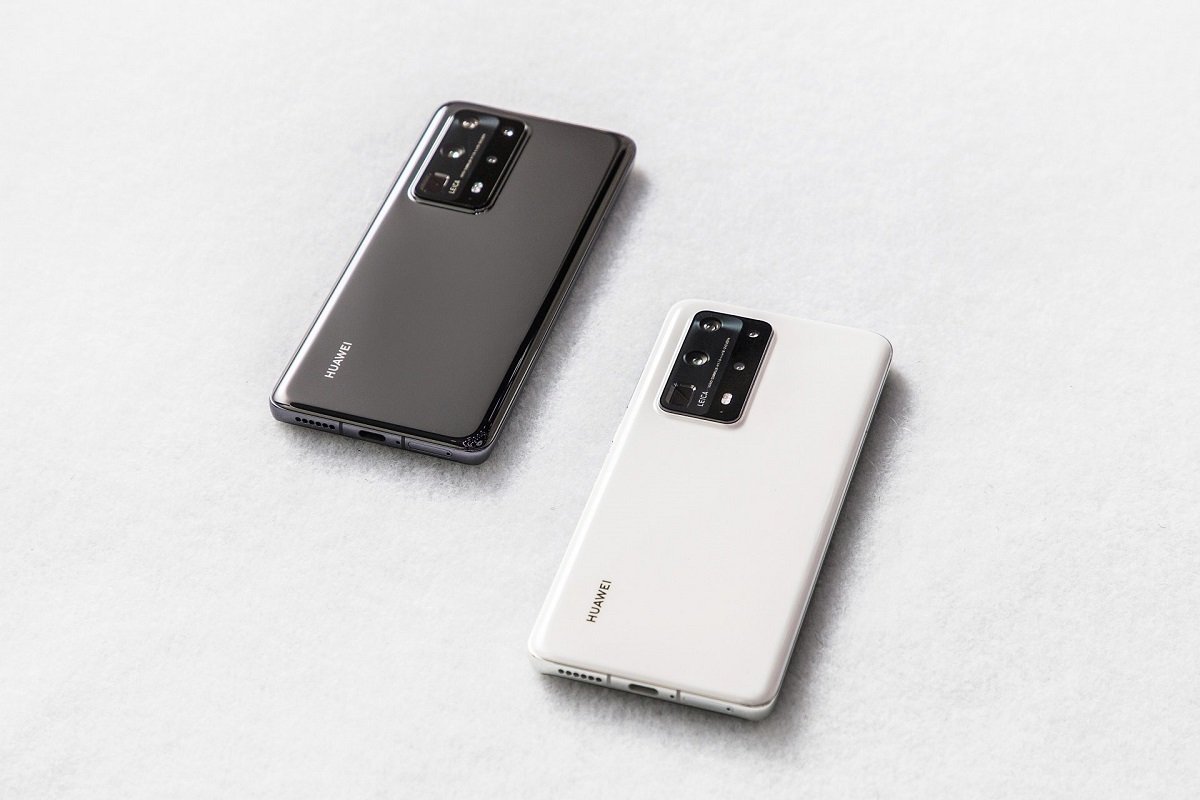 Huawei P40 Pro+ nelle varianti Ceramic Black e Ceramic White