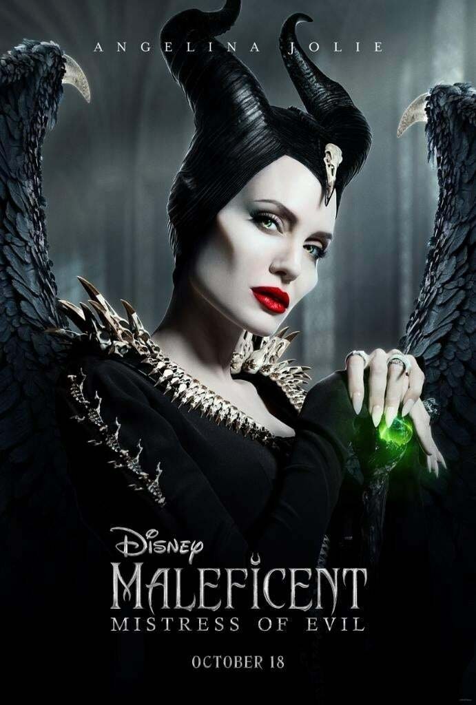 Angelina Jolie nel poster di Maleficent - Signora del male