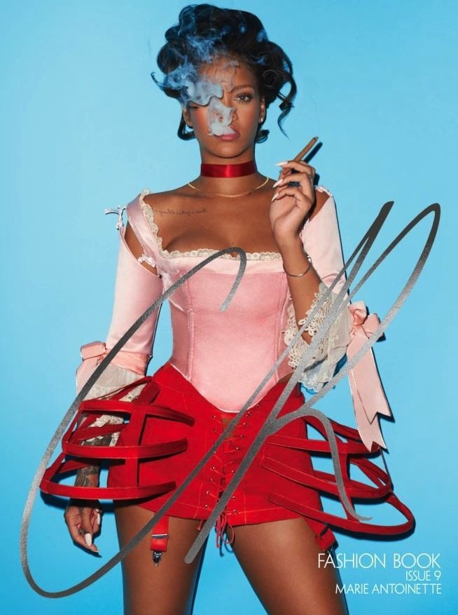 Rihanna veste i panni di Maria Antonietta per la copertina di CR Fashion Book