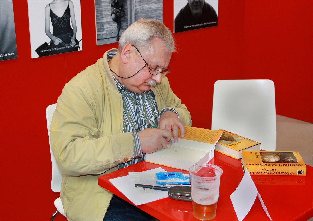 Andrzej Sapkowski a una fiera letteraria a Praga, nel 2010