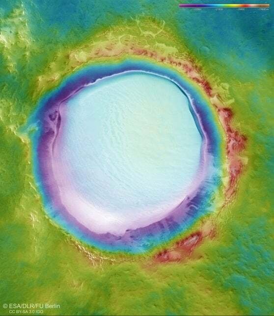 Un'immagine topografica del cratere Korolev