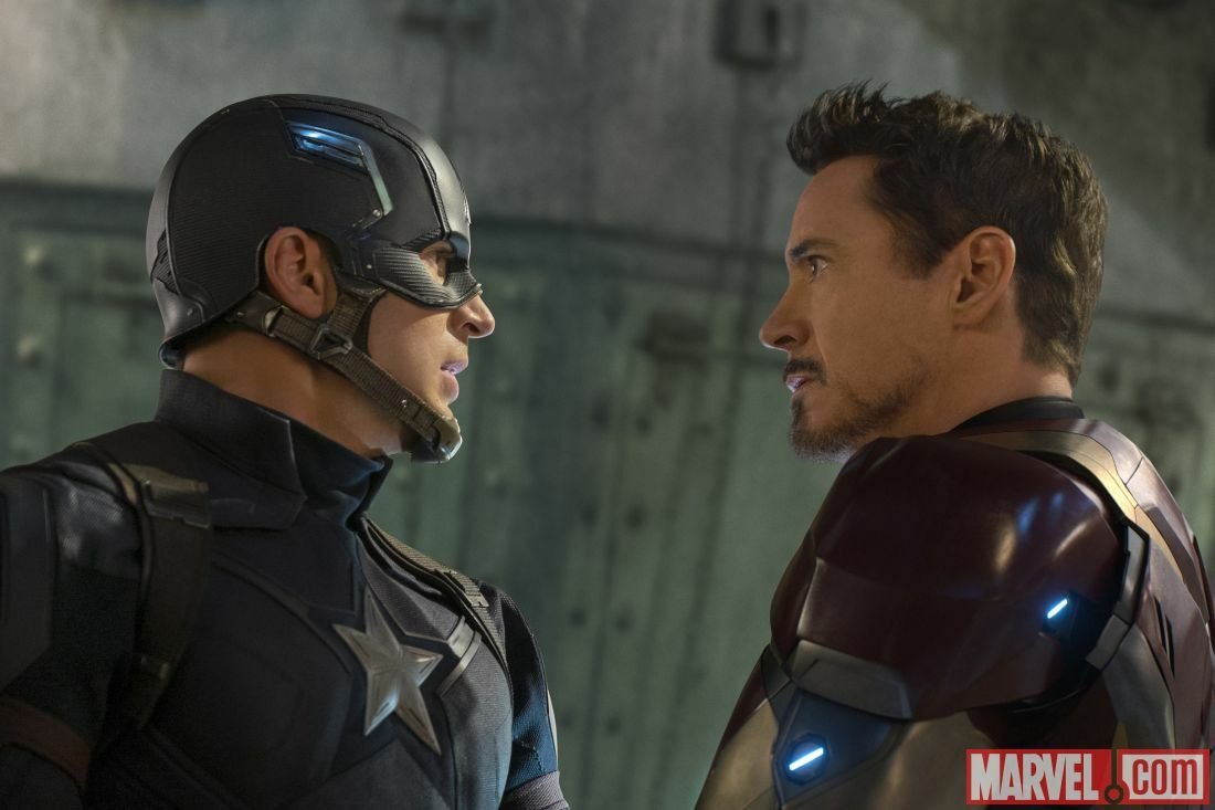 Chris Evans e Robert Downey Jr. in Capitan America: Civil War