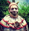 Copertina di I clown di American Horror Story Cult preoccupano la World Clown Association