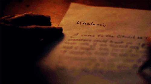 Jorah scrive una lettera a Khaleesi