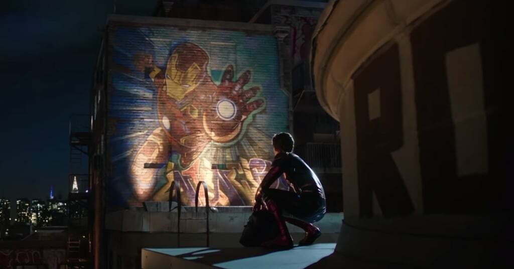 Il murale dedicato ad Iron Man in una scena di Spider-Man: Far From Home
