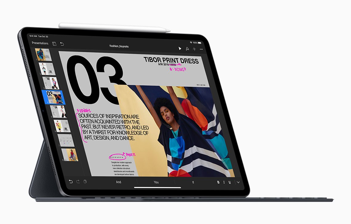 Immagine stampa che mostra la nuova Smart Keyboard Folio di Apple