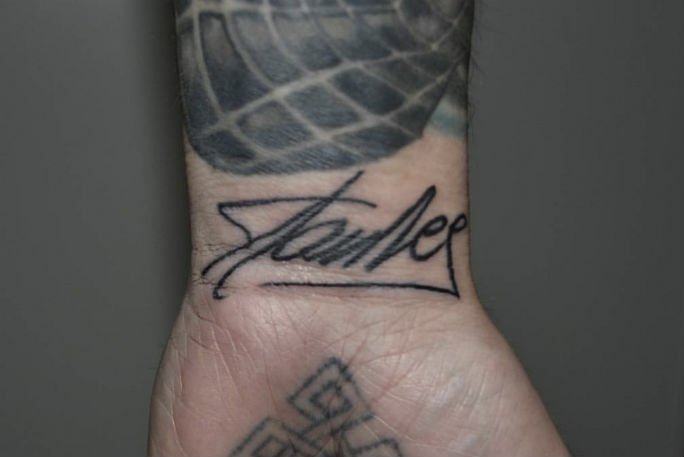 L'autografo di Stan Lee tatuato