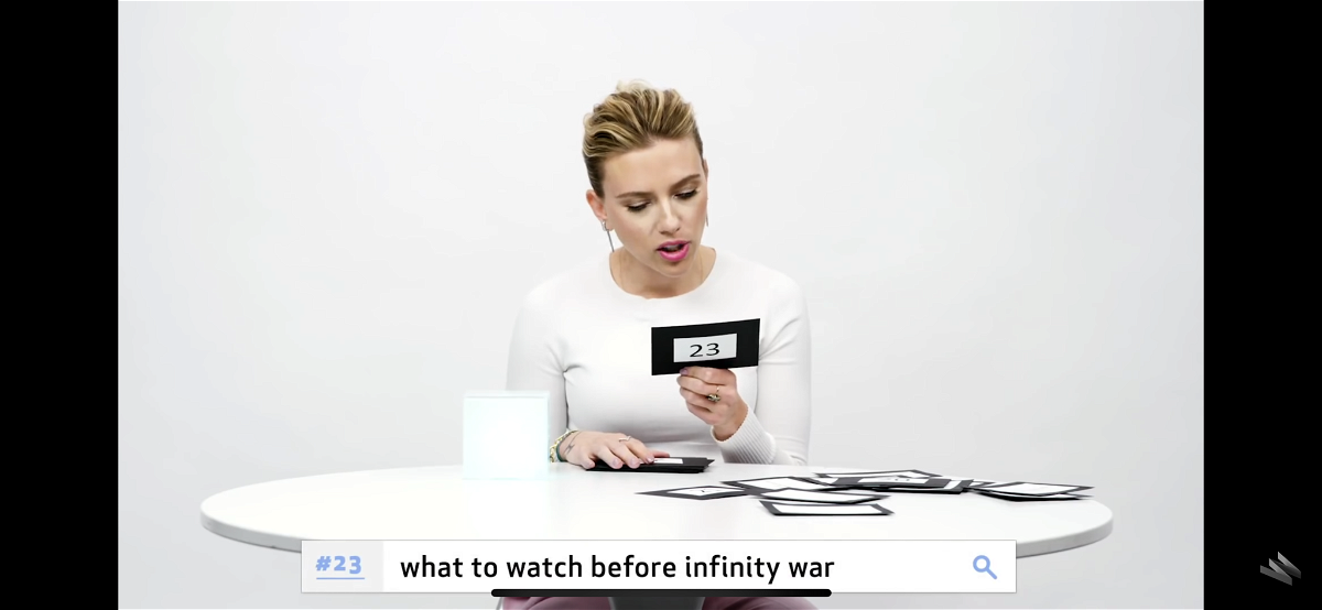 Scarlett legge perplessa la domanda 'Cosa guardare prima di Infinity War?'
