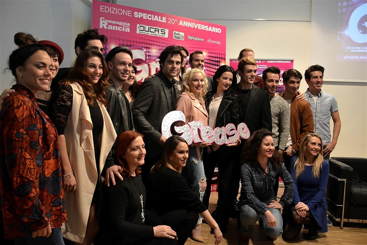 Il cast del musical Grease in conferenza stampa