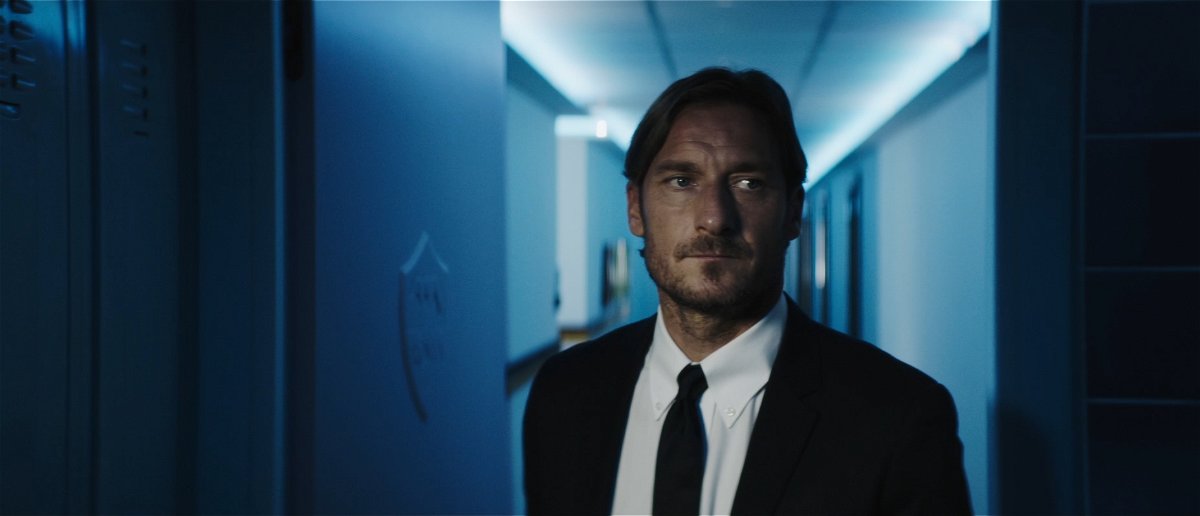 Francesco Totti in una sequenza dello spot di Venom