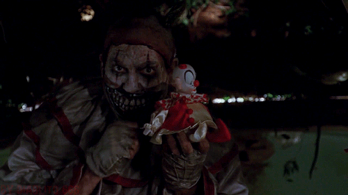 John Carroll Lynch è Twisty il Clown in American Horror Story - Freak Show