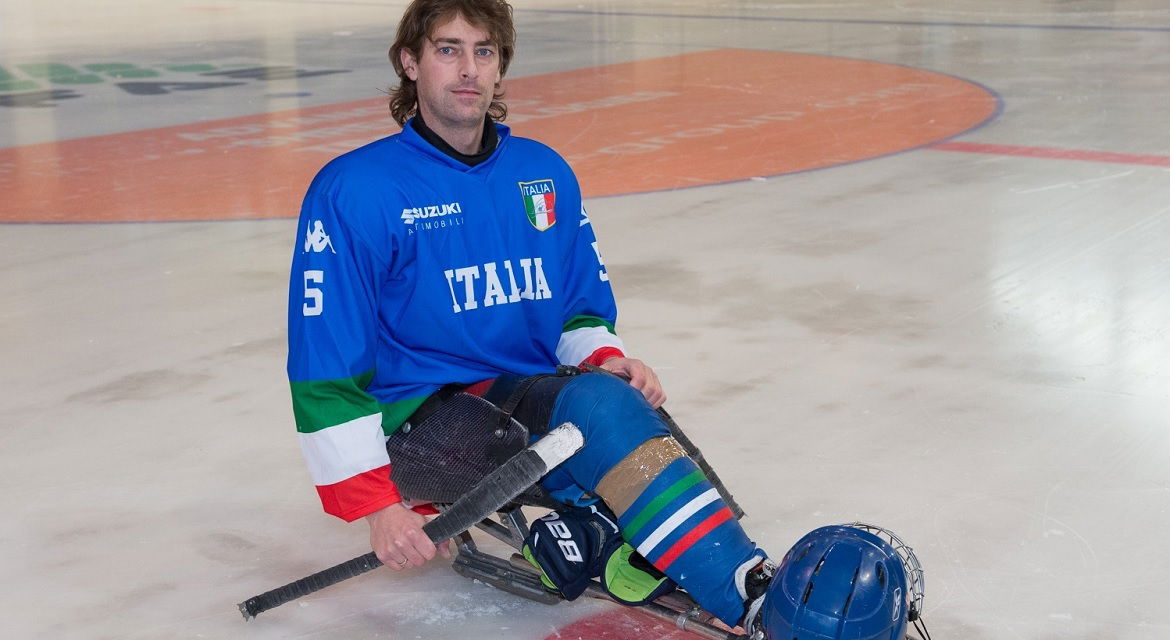 Clicca per vedere l'immagine originale L'hockeista Florian Plaker