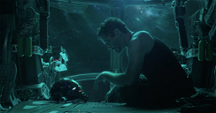Copertina di Avengers: Endgame, il trailer IMAX risolve alcuni dubbi e teorie