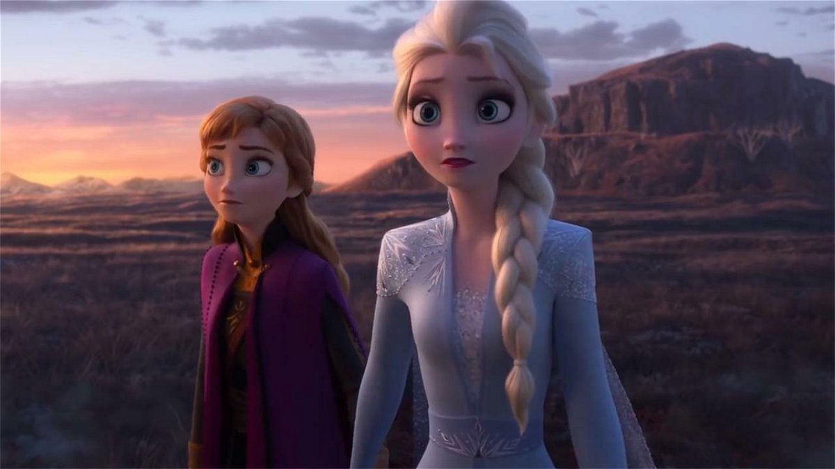 Anna ed Elsa in una scena del film