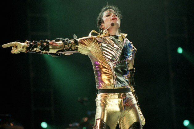 Michael Jackson durante un'esibizione dal vivo