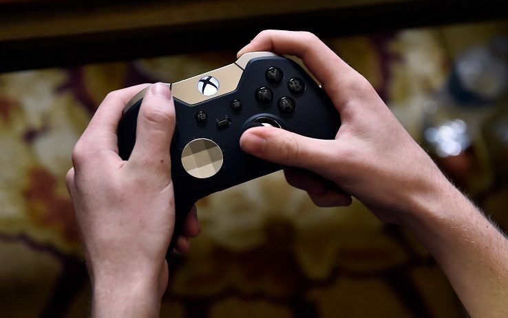 Il Gold Controller di Xbox One creato da Microsoft