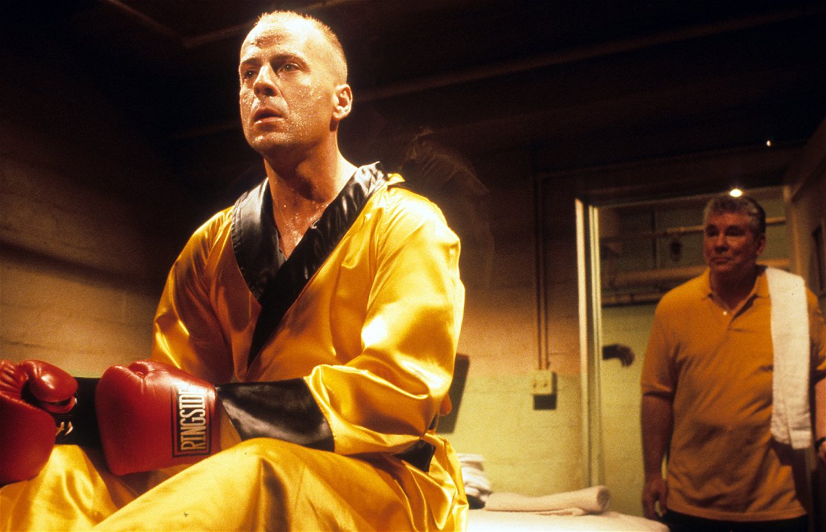 Bruce Willis è Butch Coolidge in una scena del film Pulp Fiction