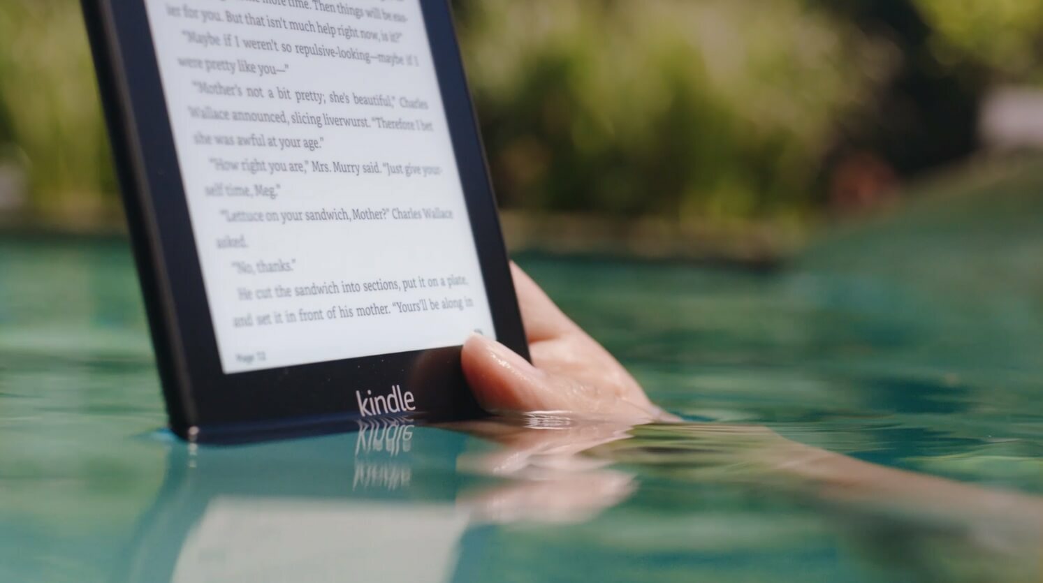 Si potrà leggere al mare senza paura con il nuovo Kindle