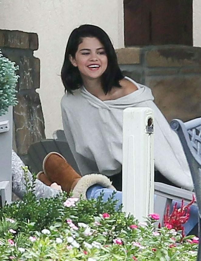 Selena Gomez, look semplice in rehab