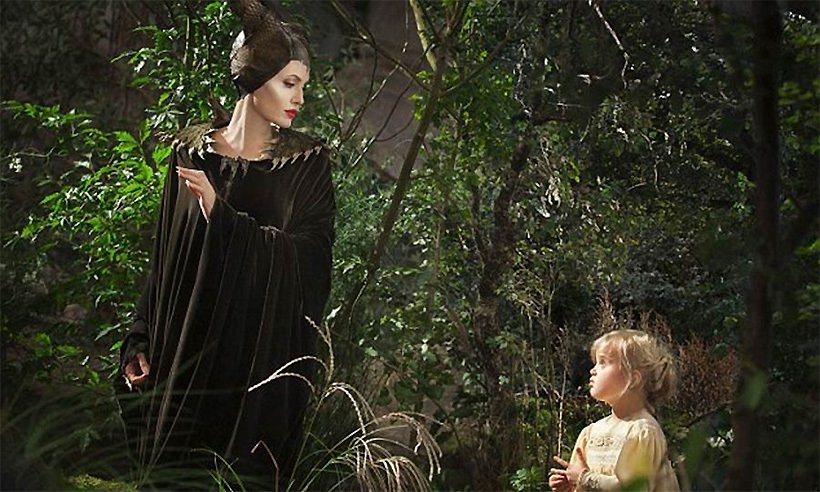Angelina Jolie in una scena da Maleficent (2014) di Robert Stromberg